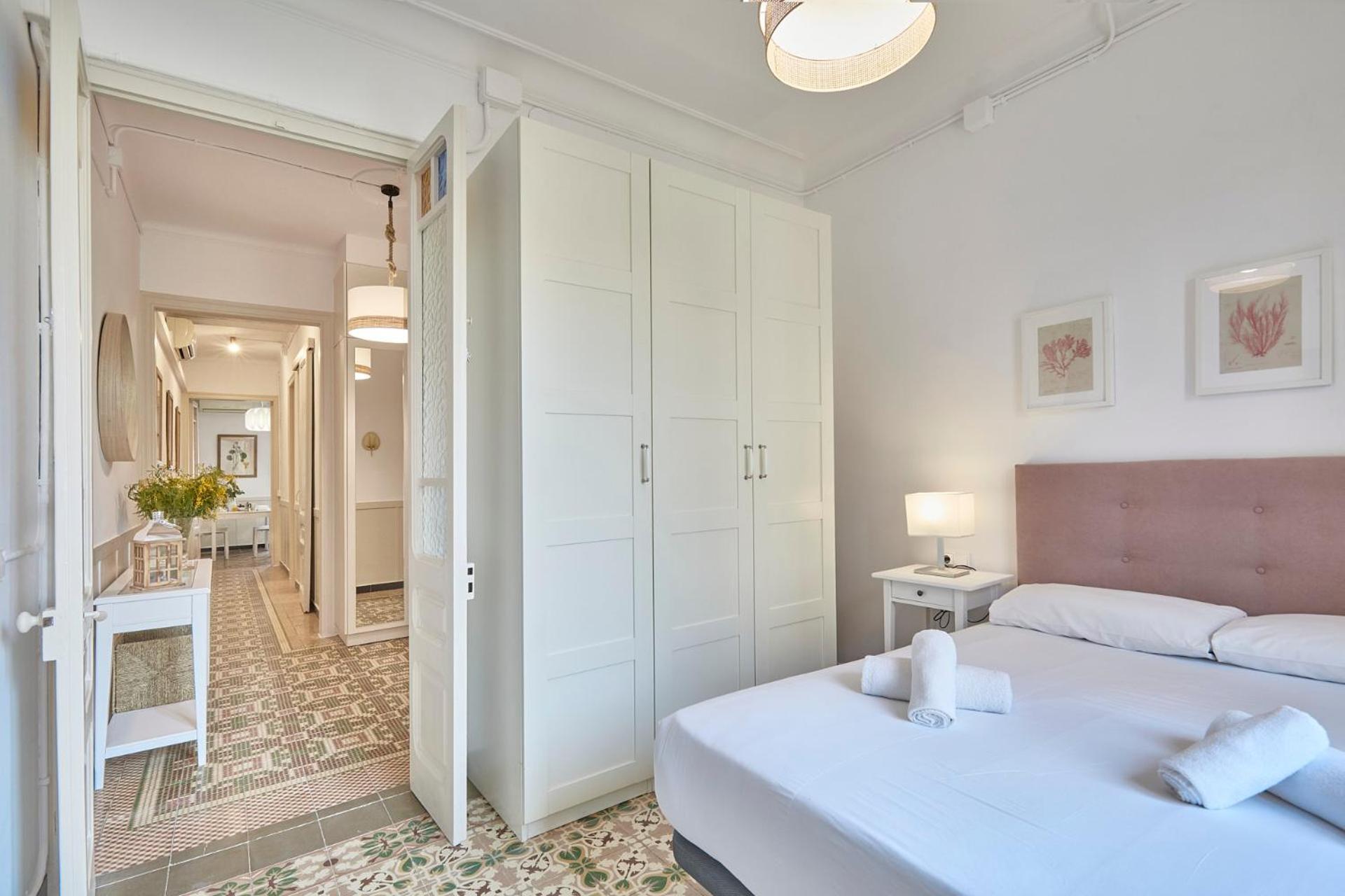 Bbarcelona Sagrada Familia Garden Apartment Luaran gambar