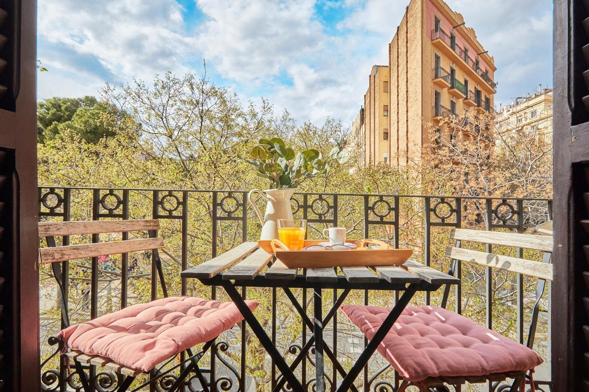 Bbarcelona Sagrada Familia Garden Apartment Luaran gambar