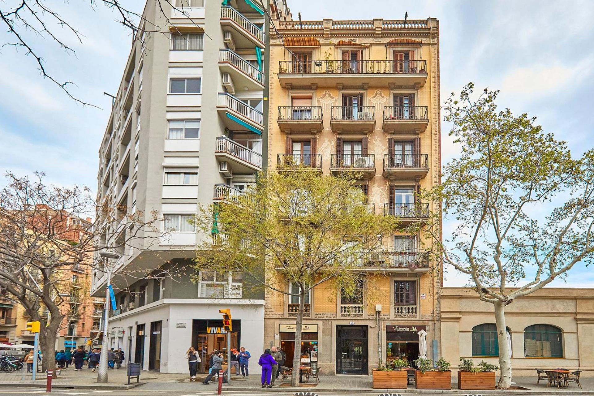 Bbarcelona Sagrada Familia Garden Apartment Luaran gambar